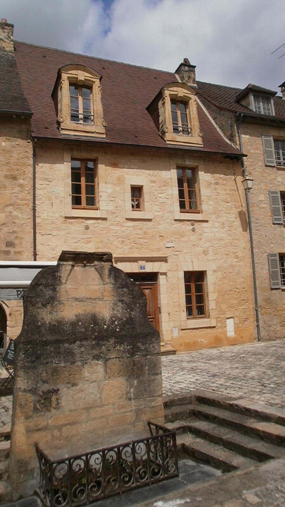 Le Grenier Du Chapitre Lägenhet Sarlat-la-Canéda Exteriör bild